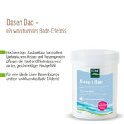 Auf dem Foto ist ein Behälter mit fitne Basen-Bad, einem basischen Mineralbadesalz, abgebildet. Der deutsche Text hebt Bio-Jojobaöl und Weizenprotein für weiche Haut und ein entspannendes Bad hervor, das dabei hilft, den Säure-Basen-Haushalt aufrechtzuerhalten.