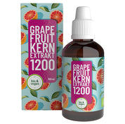 Eine Flasche und Schachtel FITNE Health Care Grapefruit-Kern-Extrakt, verziert mit Grapefruit-Scheiben und Blättern. Das pflanzliche Etikett hebt bio & vegane Inhaltsstoffe, Bioflavonoide und eine 100 ml Größe hervor.